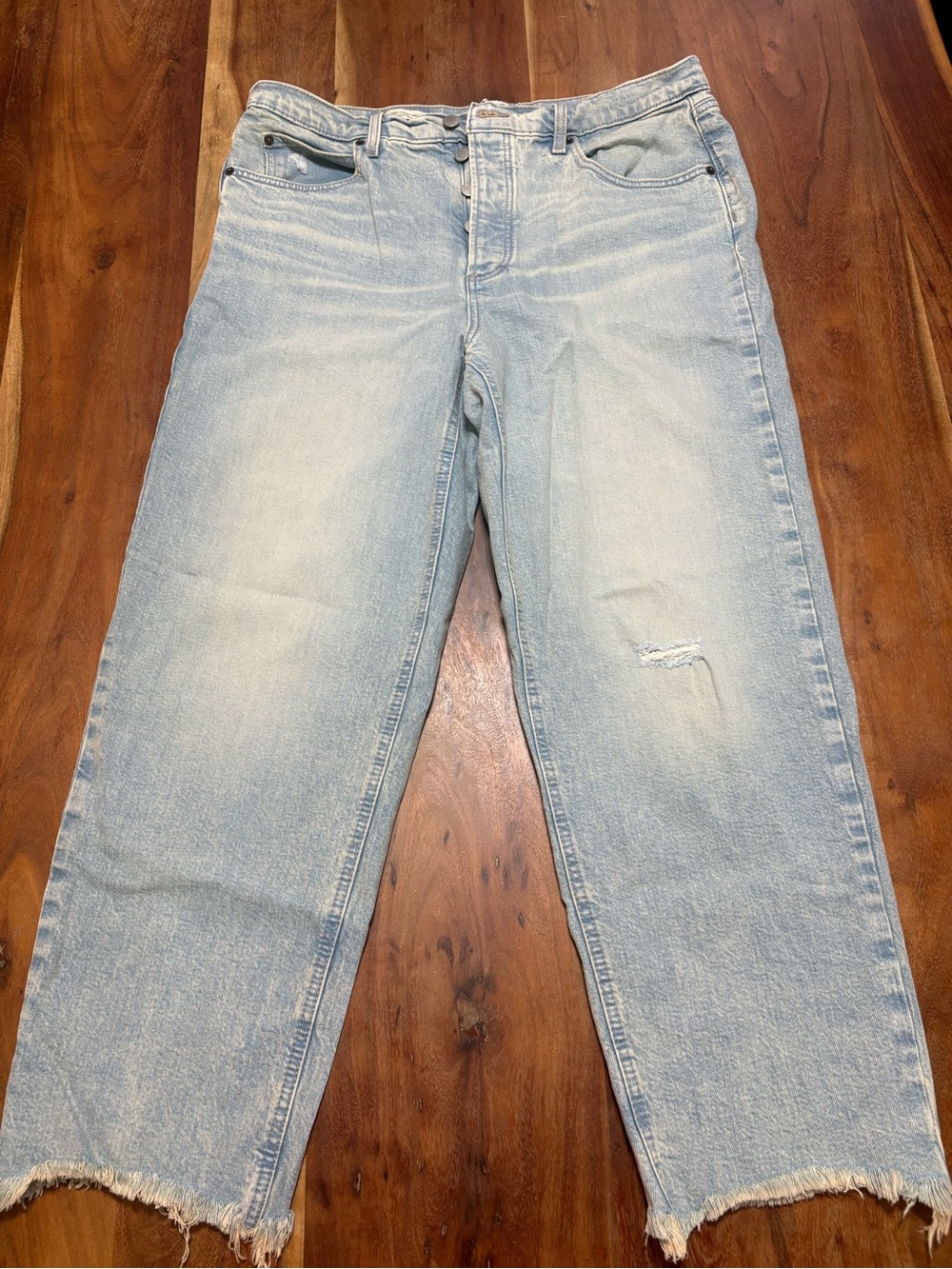 Universal Thread Light Blue Boot Cut Jeans with Frayed Hem